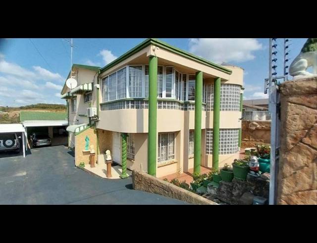 5 BEDROOM HOUSE FOR SALE IN BURLINGTON HEIGHTS